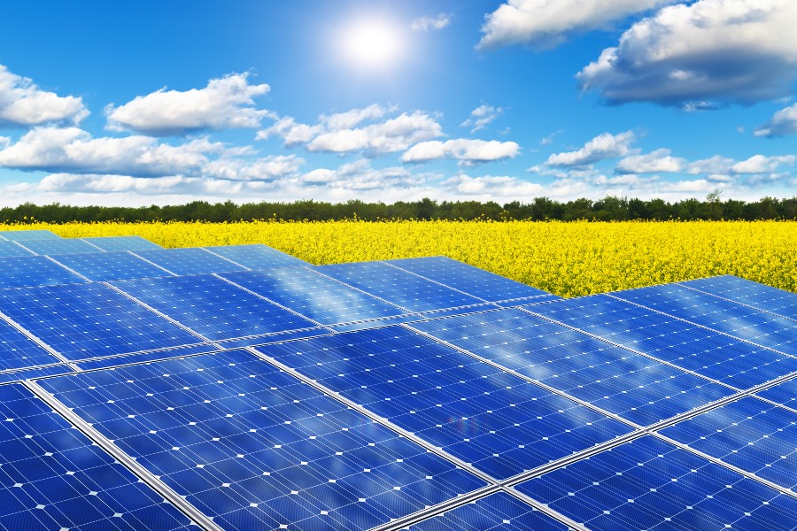 representação de quantos kwh gera uma placa solar em ambiente rural